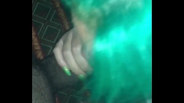 thumb getting head