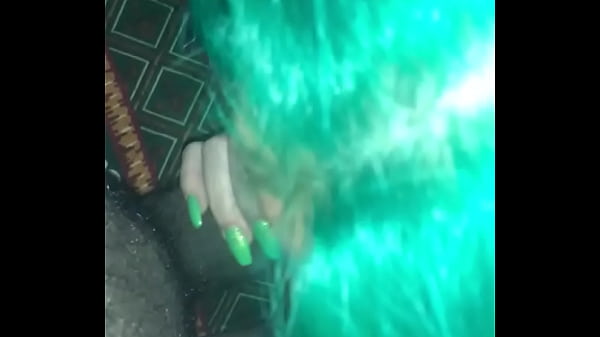 thumb getting head