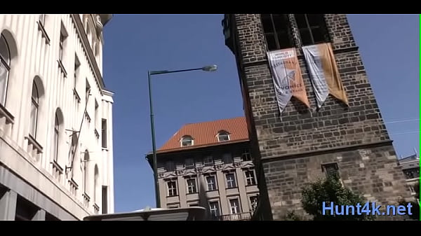 Femme Brune Chic Se Fait Pénétrer