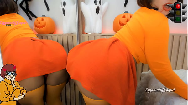 Download Video - Zoombie Velma Dinckley Scooby Doo cosplay for halloween red light green light game&comma; sucking hard on her dildo and teasing with her butt plug&comma; do you want to play&quest;&quest;