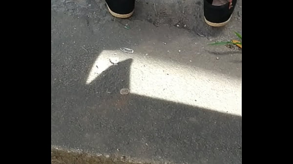 thumb feet spy