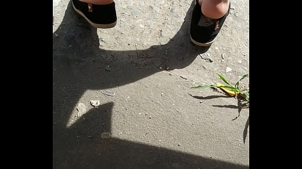 thumb feet spy