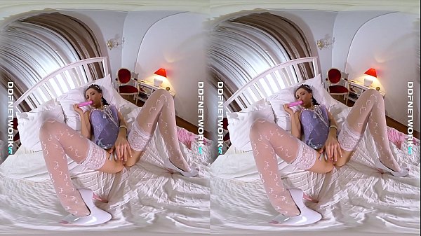 DDFNetwork VR - Sasha Rose Cosplay Masturbation in VR