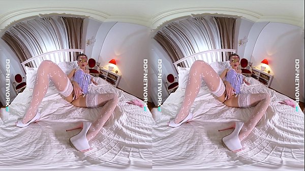 DDFNetwork VR - Sasha Rose Cosplay Masturbation in VR
