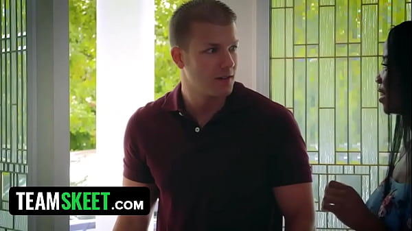 Download Video - Black StepMom Jasmine De Leon Caught Fucking White Boyfriend