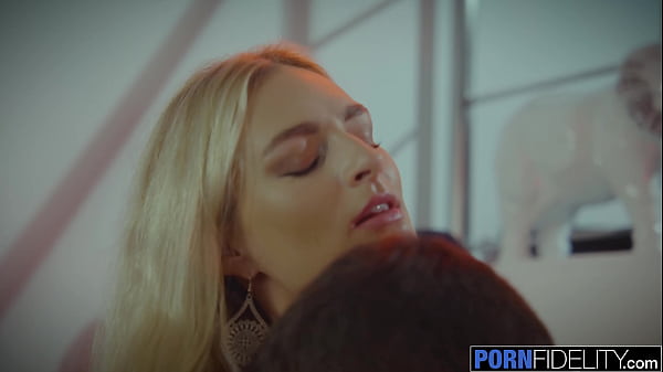 PORNFIDELITY Czech Slut Leanne Lace Spreads For Cock