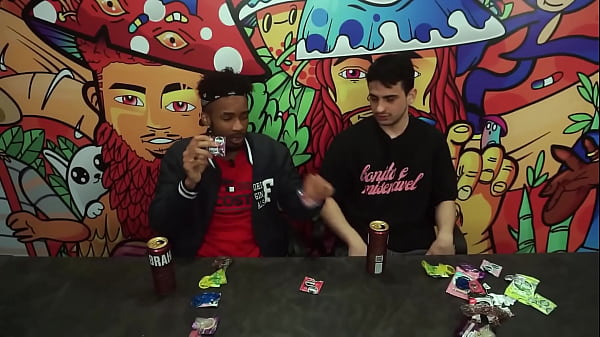 DEGUSTANDO CAMISINHAS DE TODOS OS SABORES