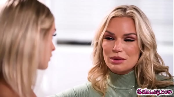 Rachael Cavalli and Emma Hix enjoys sweet kisses and pussy licking