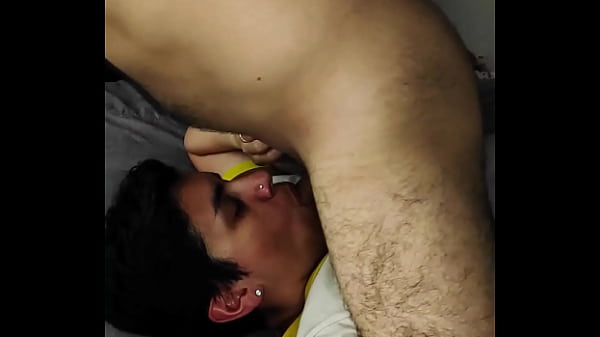 Quickie facial on the bed