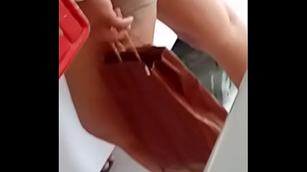 PornoSarcastico - Bunda gostosa vai as compras