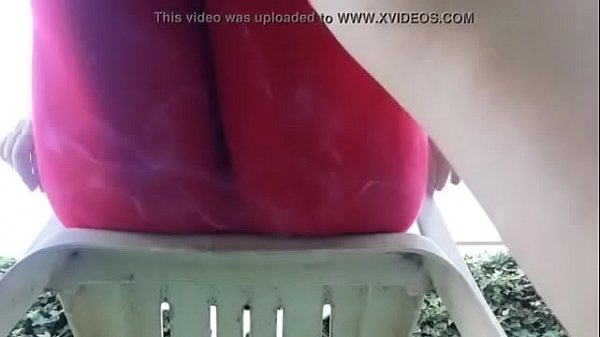 In a public garden I squirt inside my yoga pants don't make me make noise with this vibrator!