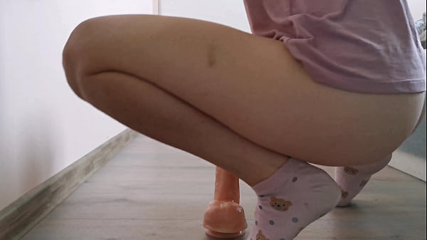 Tiny teen dildo ride - Maiskii