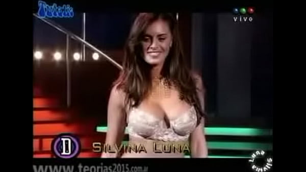 Silvina Luna sexy en tv