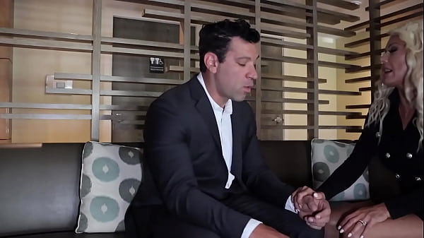 Lucrative Business Deal With Taylor Vixxen