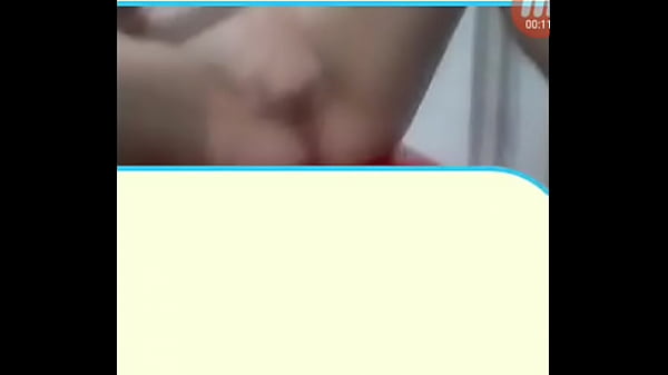 Novinha fdp enfiando 5 dedos na buceta