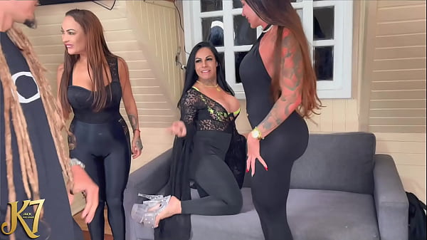 Download Video - RESENHA TERMINA EM ORGIA COM 3 GOSTOSAS