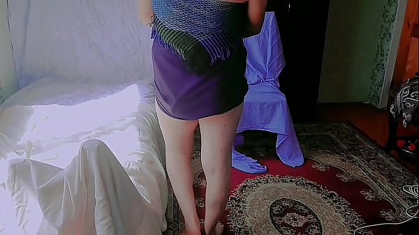 Hot Sissy Showing Perfect Booty Moves With Grac...