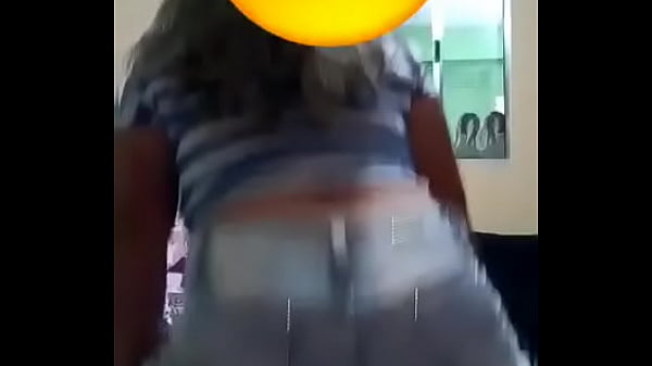 Gordinha rebolando gostoso só por Deus
