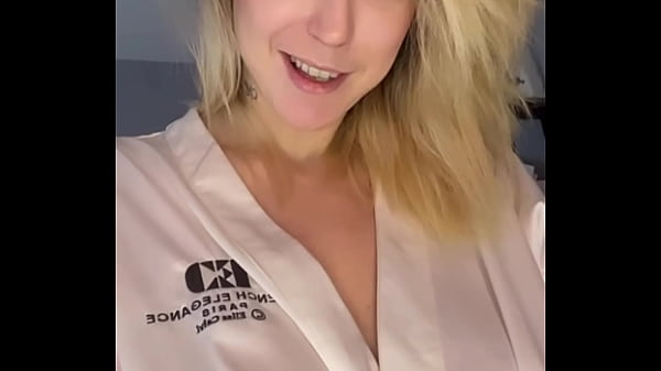 TEASER Viens me voir sauter sur une bonne queue ... dans la douche ! J’ai ...