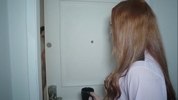 VIZINHA SAFADA PEDIU PRA EU GOZAR NA BUCETA MAS EU SOLTEI LEITE DENTRO DO CU DELA - COMPLETO NO RED - ARTHUR VELVET