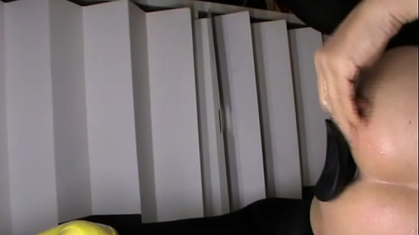 Dildo anale nero da 60 Cm con ventosa tutto den...