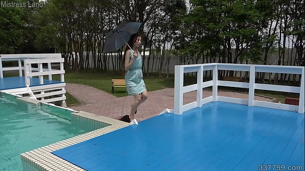 Download Video - Japanese CFNM Femdom Risa waters the human plants