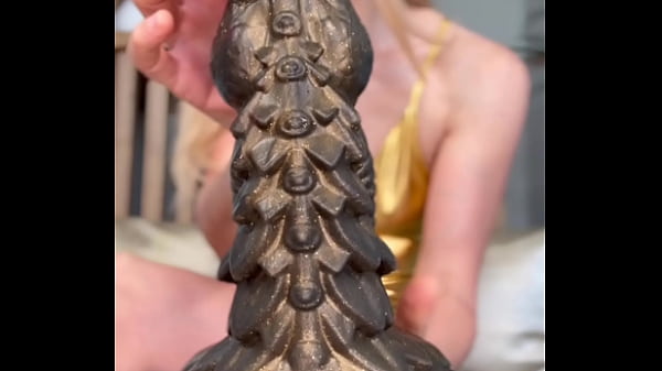 I present to you my magnificent Dragon made in France by @YouandMeSexToys...