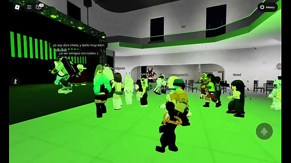 Dançando cm as novinhas safadas no salão de festa do roblox