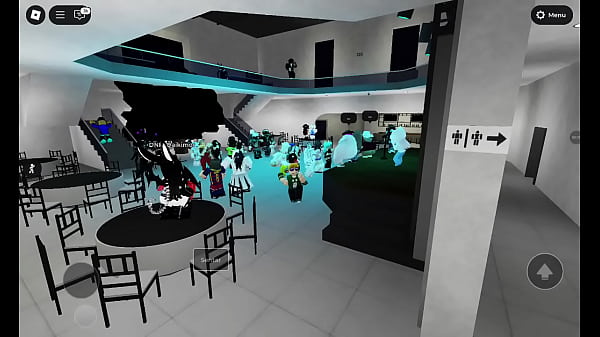 Dançando cm as novinhas safadas no salão de fes...