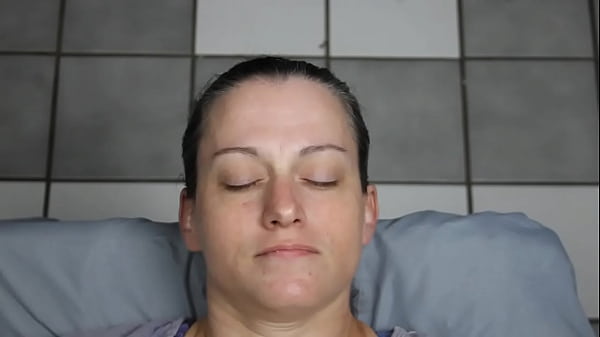 (COMPLETO) Creampie Gostosa levou porra na buceta e mostrou pingando Gozada na Buceta