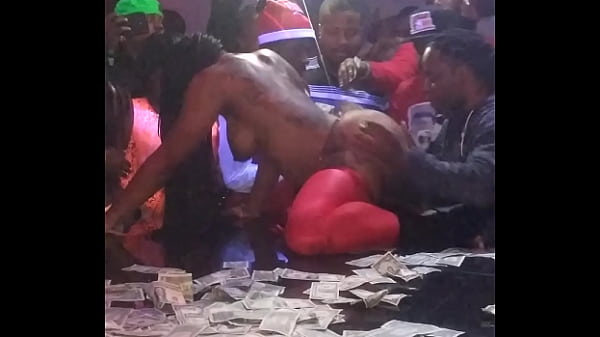 Mme Bunz Xxx À La Fête De Strip-Tease Halloween Du Club Qsl À North Phila, Pa 31/10/15, Partie 2