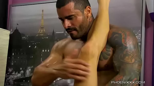 Skinny twink Jacobey London gets handled by inked hunk