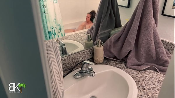 Cheating wife pays plumber with PUSSY and CUM FACIAL