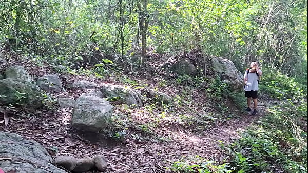 Hikers get lost in the jungle and have sex in the open air.