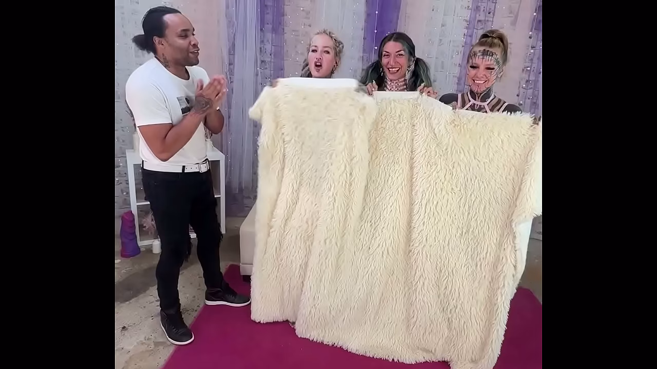 Behind the Scenes: Tattooed Girls Chaos (3 Clips Shuffled Into Madness)