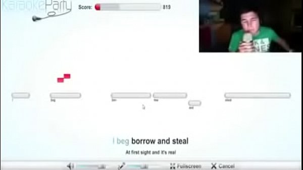 Willy cantando call me maybe