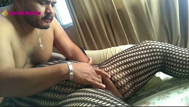 Download Video - Jean Rodr&iacute;guez Vestida como Puta para Big Bull &ndash; Lencer&iacute;a Fishnet y Cogida Intensa