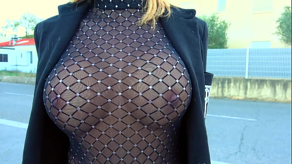 Le c&ocirc;t&eacute; salope de Soraya se r&eacute;v&egrave;le totalement !