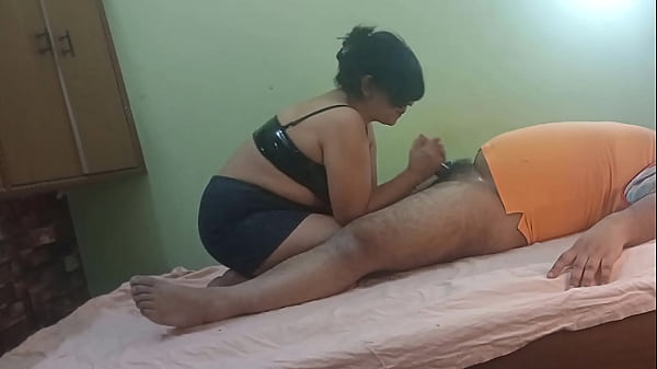 Indian Bhabhi XXX pussy and ass suck and fuck with electrician in hindi clear audio full sex video