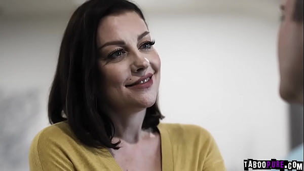 Stepmom wants her stepson to fuck her pussy and and makes her cum