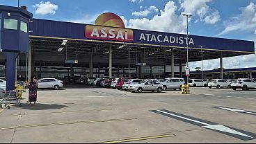 Aconteceu no supermercado - Pregadora que estava pregando a palavra no supermercado acabou sendo fodida por um cliente, ela caiu em tentação e depois se arrependeu