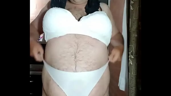 Download Video - Crossdresser latina Liseth ense&ntilde;a su lencer&iacute;a blanca&comma; su sexy culo y delicioso pene