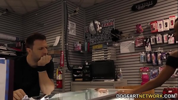Ivory Logan Is Really Want To Suck Gloryhole Cock