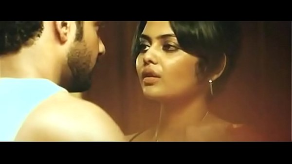 Download Video - Bengali Actress Saayoni Ghosh Hot Smooch and tongue sucking
