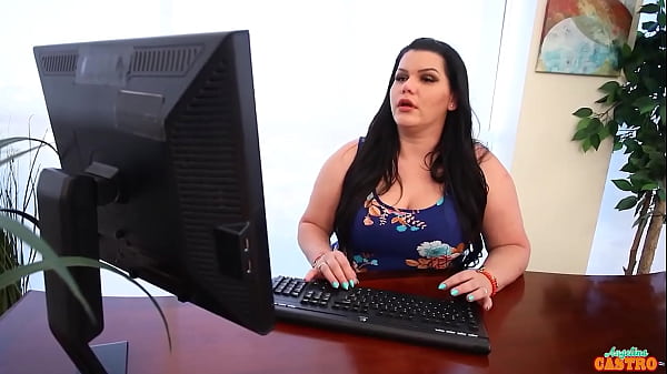 Maggie Green Sucks Angelina Castro's Giant Sex Toy Before Sex!
