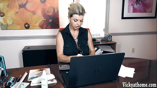 Sexy Mature Blonde Vicky Vette Turns On And Plays With Herself At Office!