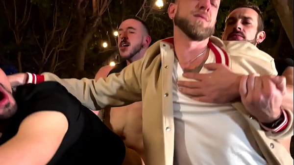 Download Video - Orgie bareback entre bandes rivales &vert; Gaysight&period;com