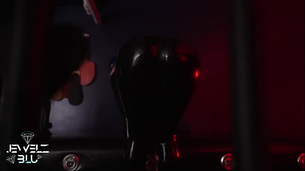  PUMP IT TO MOMMY IN HER CATSUIT   Exclusive Cut