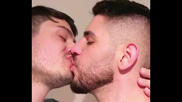 AMIGO DE VERDADE, CHUPA O CUZINHO DO AMIGO E DE...