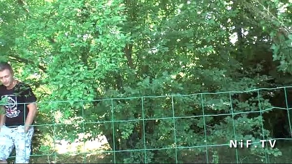 Amateur young french girlfriend slut sucks and fucks in 3way outdoor